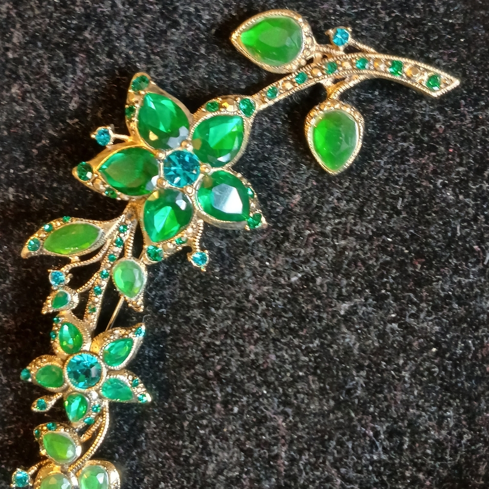 Monet Goldtone Flower And Vine Green Gemstone Brooch View 5